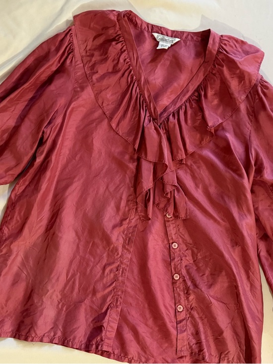 Gallagher Tops - Gallagher Ruffled V-Neck Blouse in Raspberry